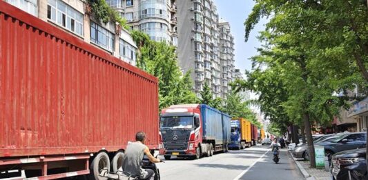 只要得到许可制裁物品也能通关,过去的走私中介人的作用也发生变化