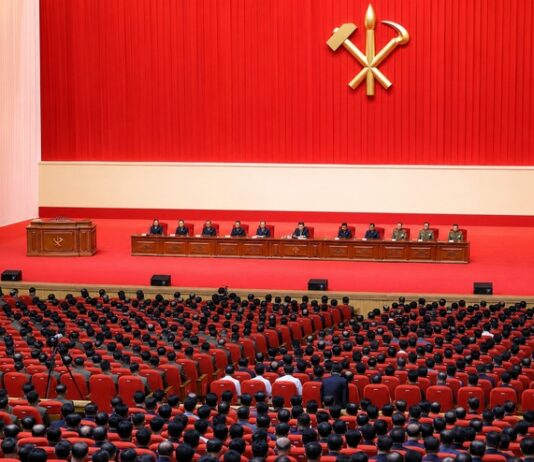 “朴熙哲事件”成为百姓热门话题,“应该调查整个权力机构”