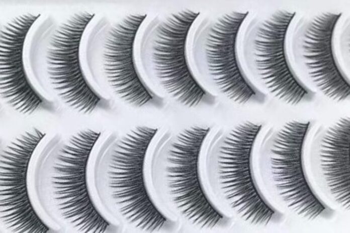 false eyelashes, production, economy, manufacturing