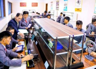 North Korea’s practical teaching push lays bare Pyongyang-provincial education gap Students and an instructor conduct a hands-on laboratory class at Kim Chaek University of Technology in Pyongyang, as shown in a photo published by Rodong Sinmun in December 2025.