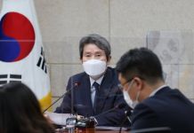 이인영 “정세 전환기…北, 신중·현명·유연하게 대처하길 기대”
